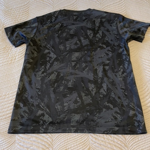 unqlo Camo T-Shirt Black Small - Picture 3 of 4